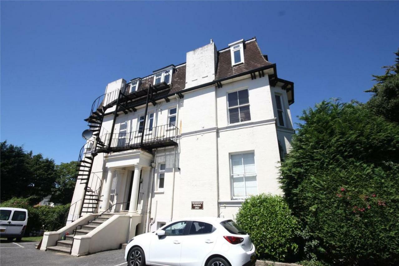 Bright 2 Bedroom Apt - Great Location - Free Parking Bournemouth Exteriör bild