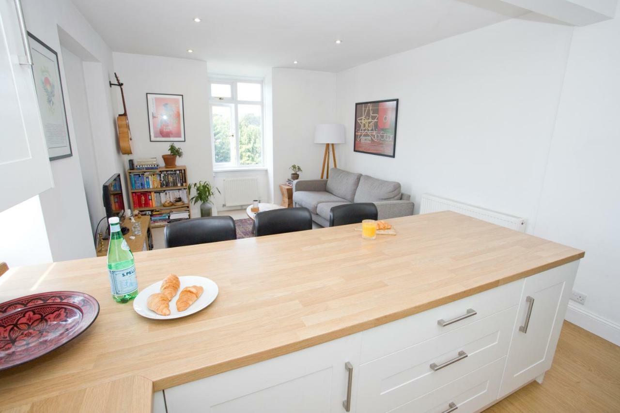 Bright 2 Bedroom Apt - Great Location - Free Parking Bournemouth Exteriör bild
